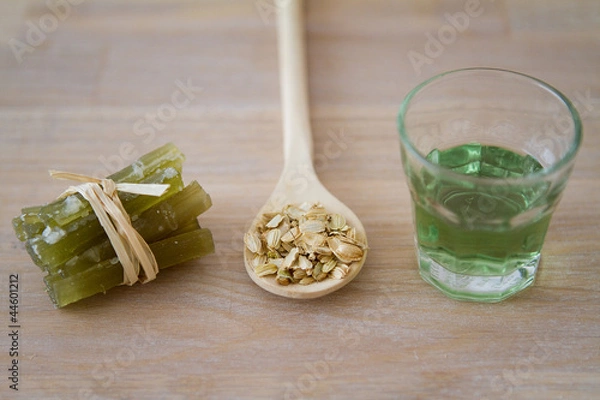 Obraz arcydzięgiel: kandyzowane, pestki i likier