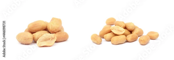 Fototapeta Roasted salted peanuts isolated on a white background