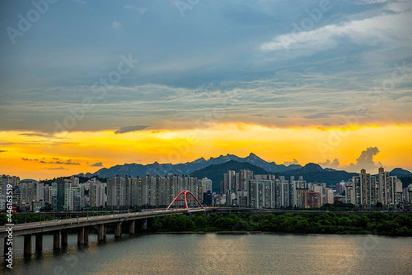 Obraz 장마철 비 온 후의 서울 하늘 날씨