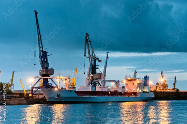 Obraz Shipyard with ship at dusk time