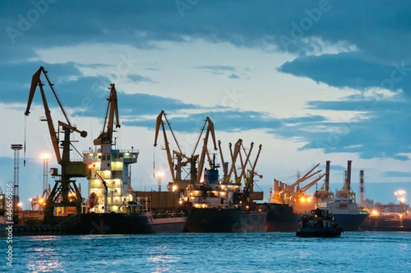 Obraz Shipyard with ships at dusk time