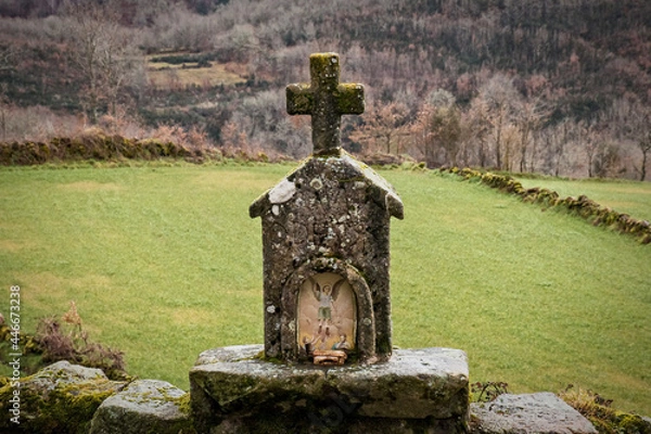 Fototapeta old stone cross