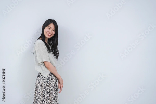 Fototapeta カジュアルファッションの女性