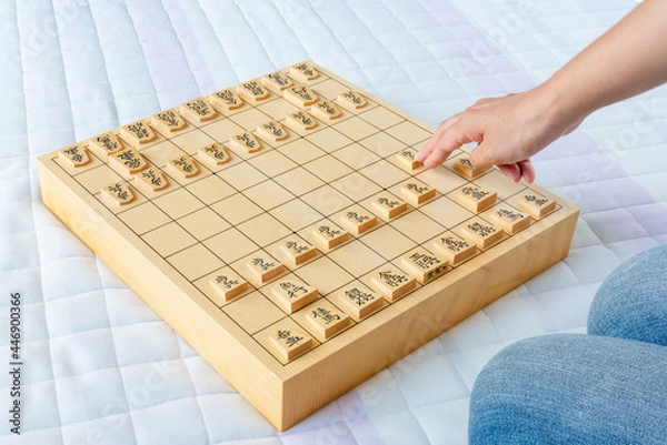 Obraz 将棋を指す女性、対局開始初手２六歩