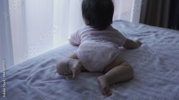 Obraz 誰よりも早起きな赤ちゃん