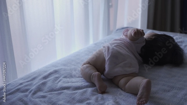 Obraz 誰よりも早起きな赤ちゃん