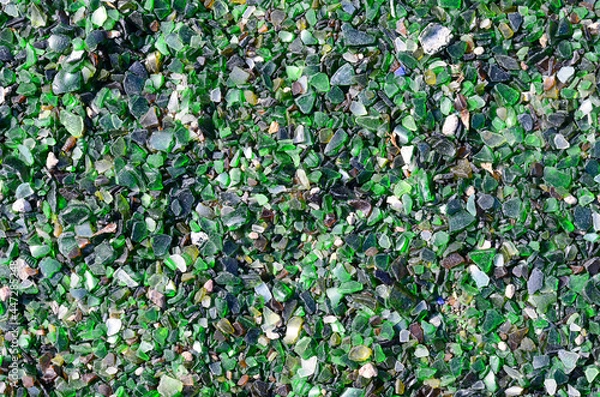 Obraz Zerstossenes grünes Glas als Haufen Scherben