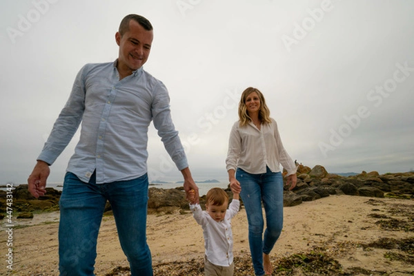 Obraz Parent and child on beach