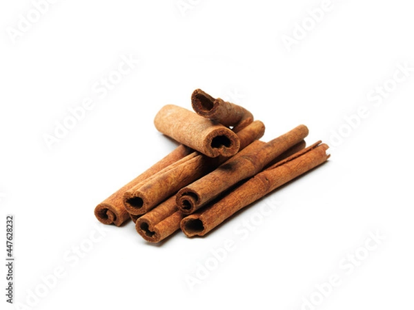 Obraz cinnamon sticks isolated on white