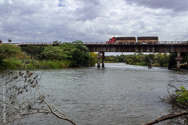 Obraz Bridge over the river.