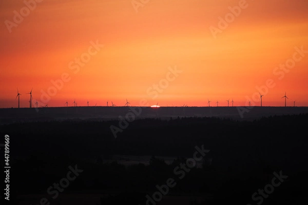 Obraz Sun peaking at the horizon