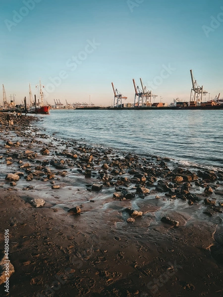 Obraz Strand mit Hafenblick