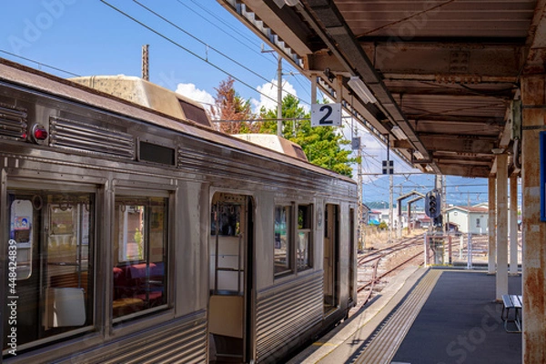 Obraz 日本の電車 ローカル線 駅の風景