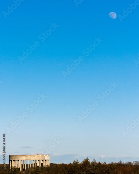 Obraz moon over the city