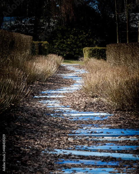 Obraz water flowing over the river
