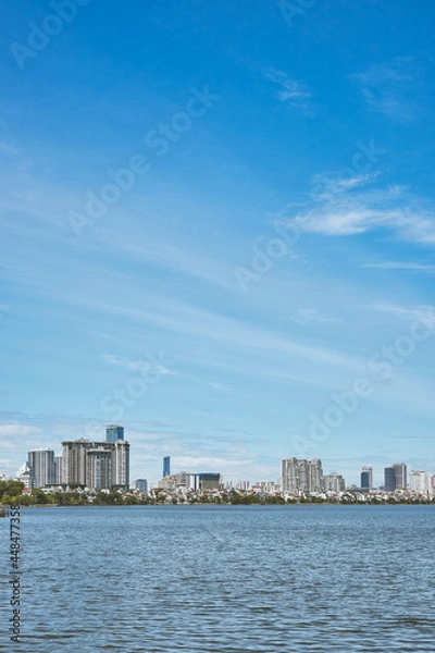 Obraz A lake view in the city on daytime