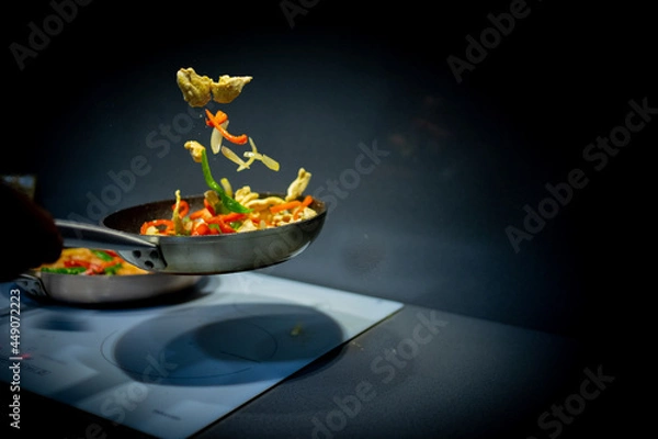 Obraz COCINANDO BURRITOS AL ESTILO TEX-MAX