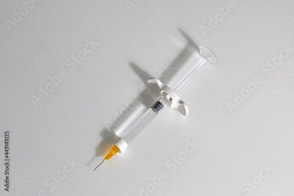 Obraz 예방 접종을 위한 흰 배경위의 주사기