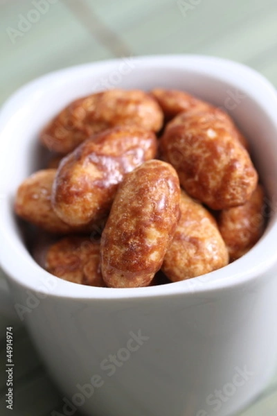 Fototapeta roasted almonds