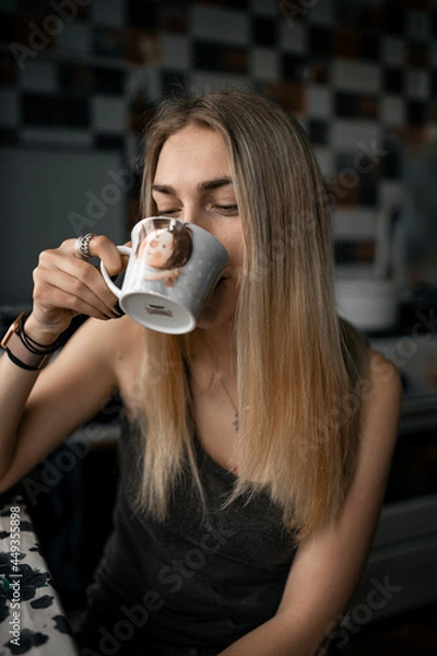 Obraz person drinking coffee