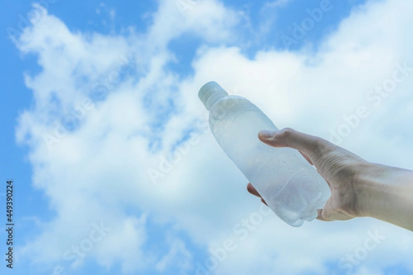 Obraz スポーツドリンクと青空