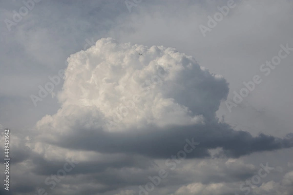 Fototapeta Hat-shaped thundercloud