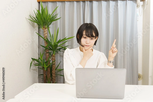 Fototapeta オフィスワーク、女性