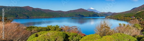 Fototapeta 富士山と芦ノ湖・秋の風景　神奈川県足柄下郡箱根町の恩賜箱根公園にて