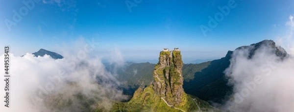 Obraz The Fanjingshan or Mount Fanjing, located in Tongren, Guizhou province, is the highest peak of the Wuling Mountains in southwestern China. Fanjingshan is a sacred mountain in Chinese Buddhism.