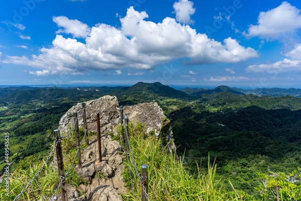 Obraz 千葉県 夏 伊予ケ岳山頂の岩場