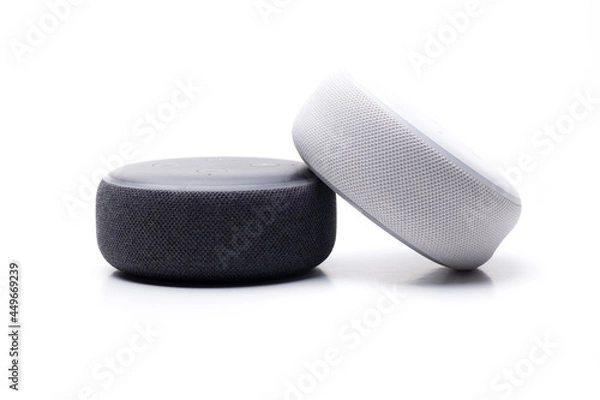 Obraz speakers with smart assistant