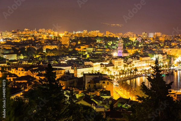 Obraz クロアチア　スプリットのマリヤンの丘から見える夜景