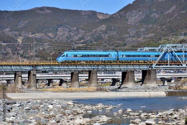 Obraz 神奈川県松田 酒匂川 小田急ロマンスカー通過