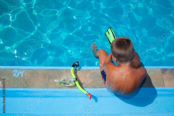 Fototapeta Boy preparing to dive into pool 1.