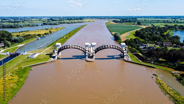 Obraz Lock in the river