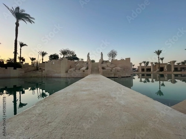 Obraz Statue on the pool