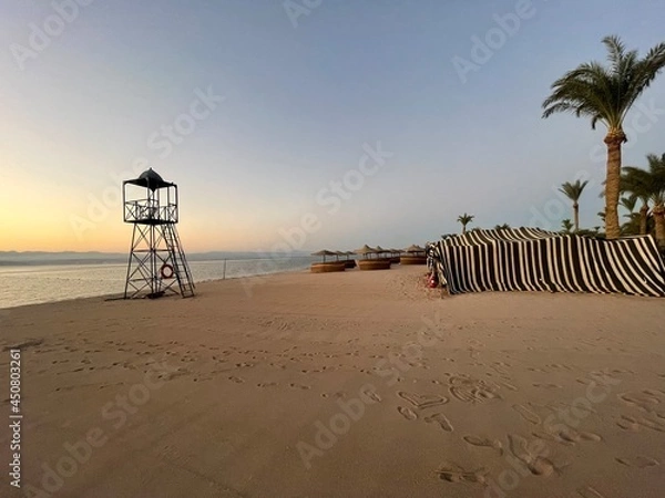 Obraz lifeguard tower on the beach