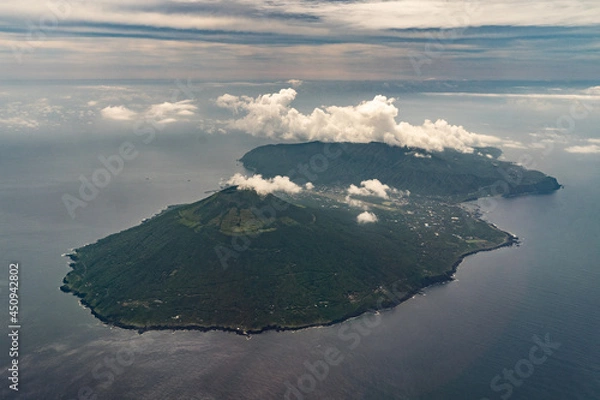 Obraz 空から見た八丈島の全景