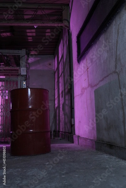 Fototapeta ビル, 建造, 建築, 工業, 家, 古い, 木, くつろいで, 木製の, ビンテージ, 工業の, 空, シティ, メタル, まど, 体格, はがね, ビジネス, コンテナ, 天井, 通り, とびら, 工場, コンクリート, トレインズ