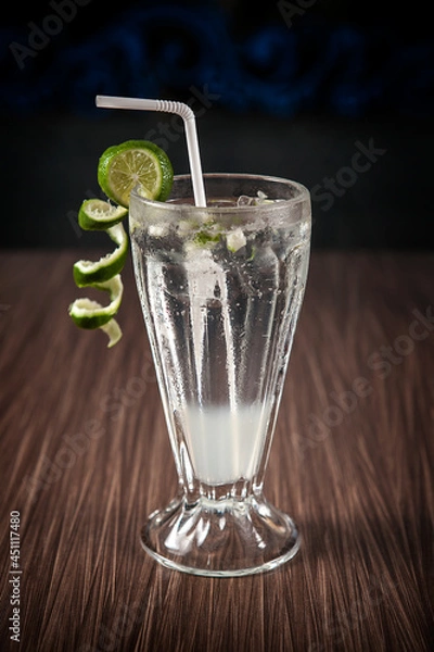 Obraz cocktail with lime