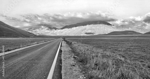 Fototapeta End of summer through italian mountains