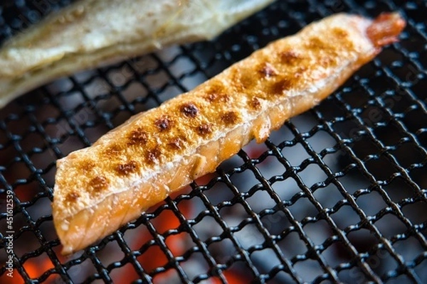 Obraz 鮭ハラスの網焼き