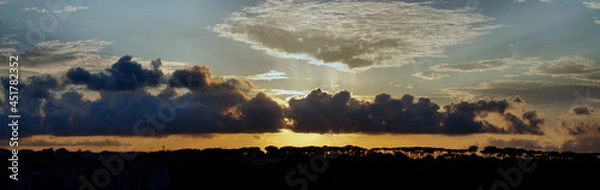 Obraz an extremely wide cloudy landscape