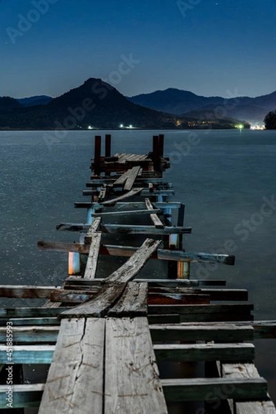 Obraz 壊れた桟橋