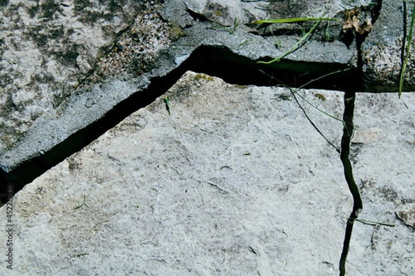 Obraz Gray Stone With Green Grass