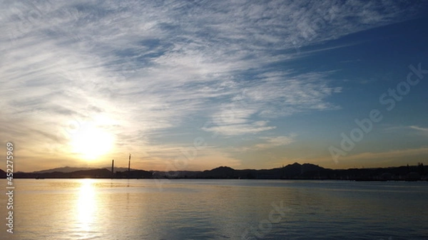 Fototapeta SDGs自然と地球環境！コンビナートの光と自然のヒカリ