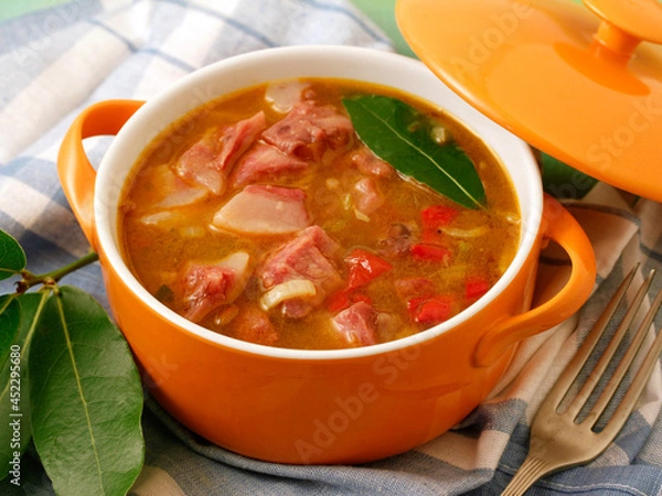 Obraz Cap i pota. Traditional catalan dish with cheeks and head of veal.