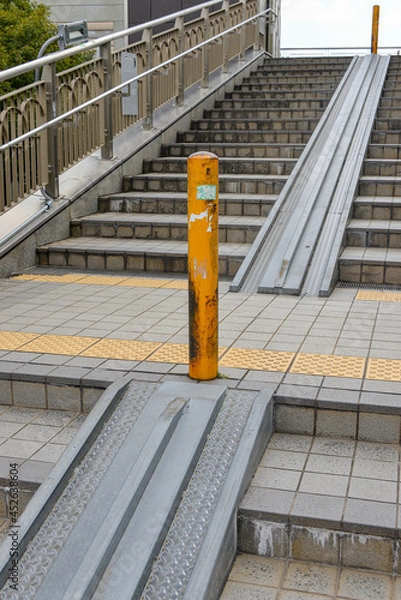 Fototapeta 歩道橋の自転車レーン