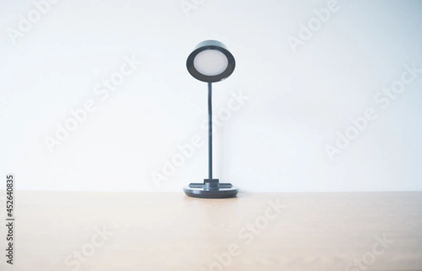 Fototapeta 卓上のシンプルな黒の家具と机