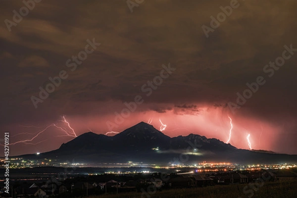 Obraz Thunderstorm over Mount Beshtau at night
